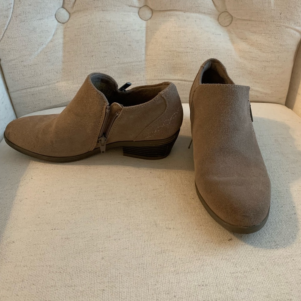 EUC Earth Origins Beige Bootie Size 6.5